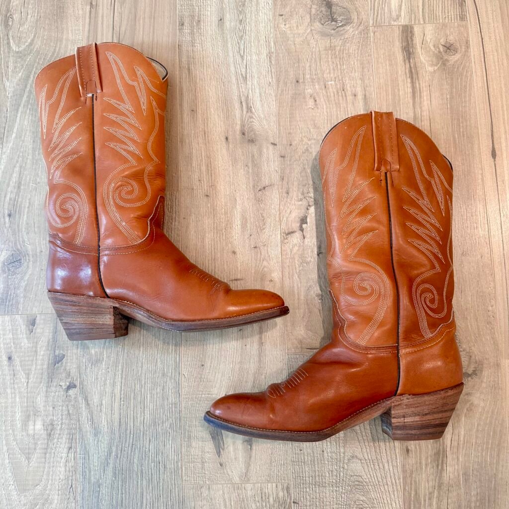 vintage-frye-cowboy-boots-mens-brown-leather-pull-on-FR16009-tan-riding-roper-ranch-farm-retro