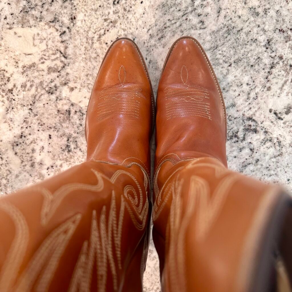 vintage-frye-cowboy-boots-mens-brown-leather-pull-on-FR16009-tan-riding-roper-ranch-farm-retro-top